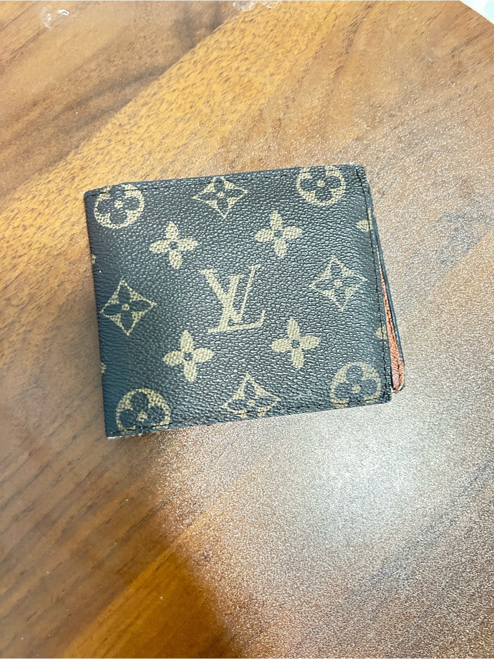 Louis Vuitton Monogram Canvas Bifold Wallet - Brown/Tan